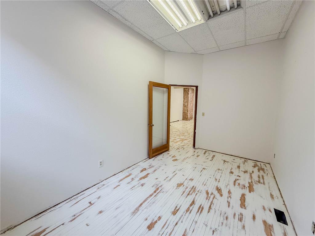 906 W Lincoln Avenue Olivia MN 56277 6805385 image30