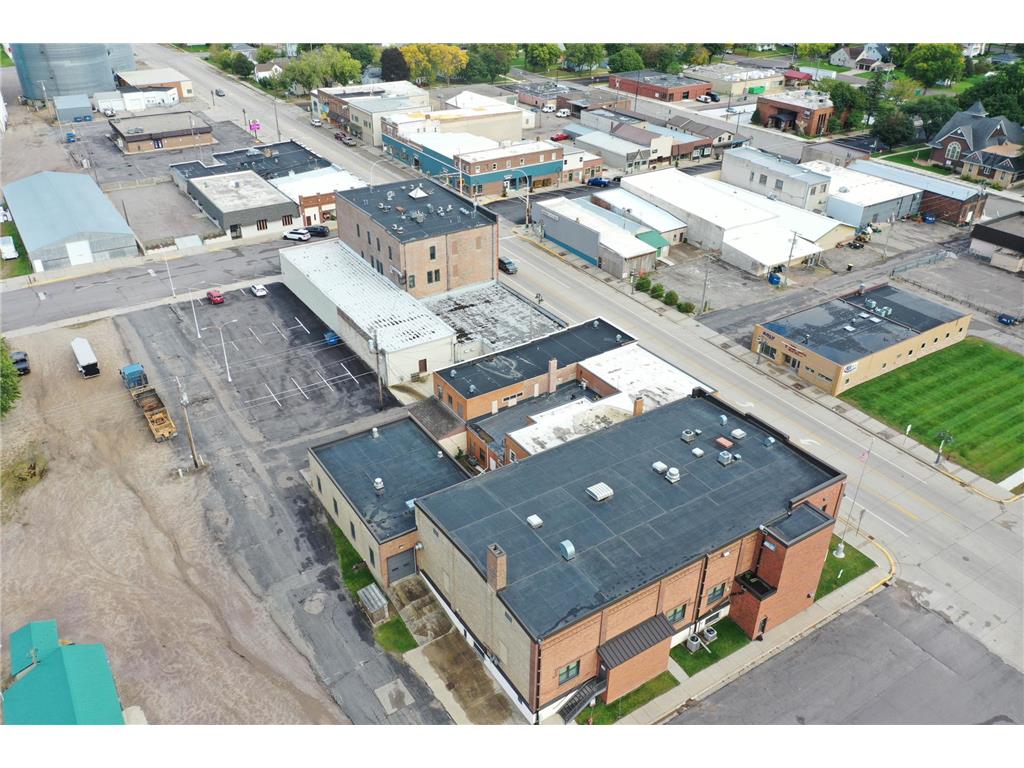 906 W Lincoln Avenue Olivia MN 56277 6805385 image60