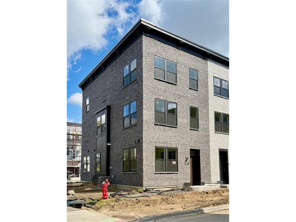 906 Woodlawn Avenue #A Saint Paul MN 55116 6770048 image1