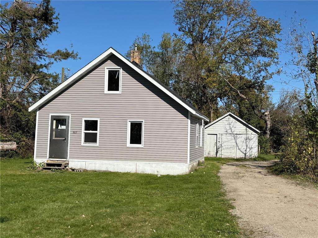 907 10th Street NW Bemidji MN 56601 6807979 image1