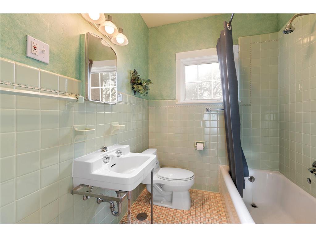 907 1st Drive NW Austin MN 55912 7042250 image40