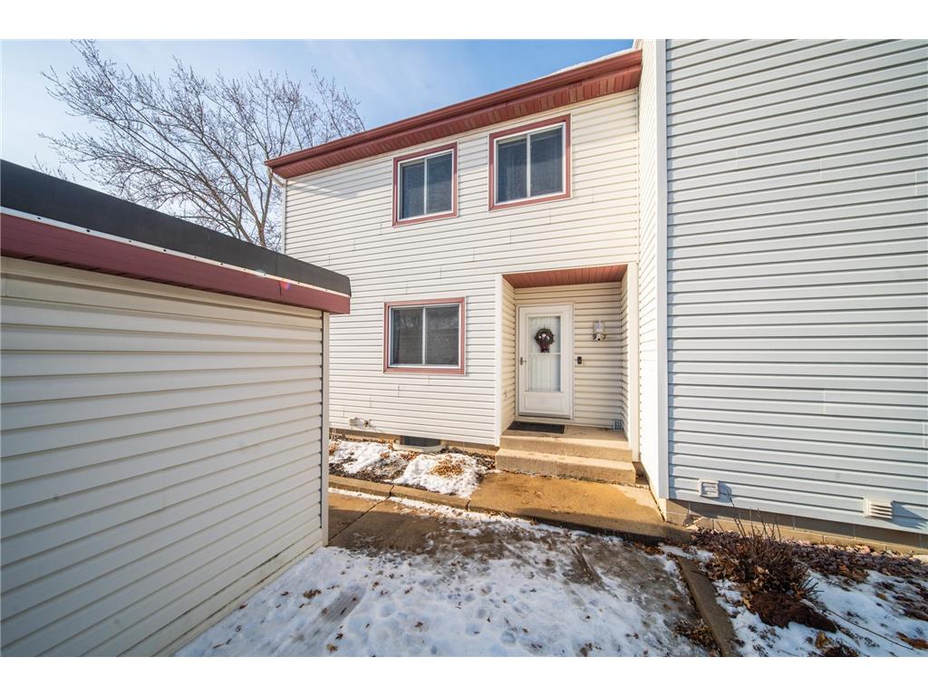 907 40th Street NW Rochester MN 55901 7002049 image2