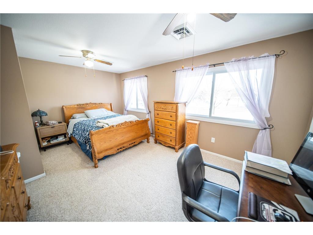 907 40th Street NW Rochester MN 55901 7002049 image23