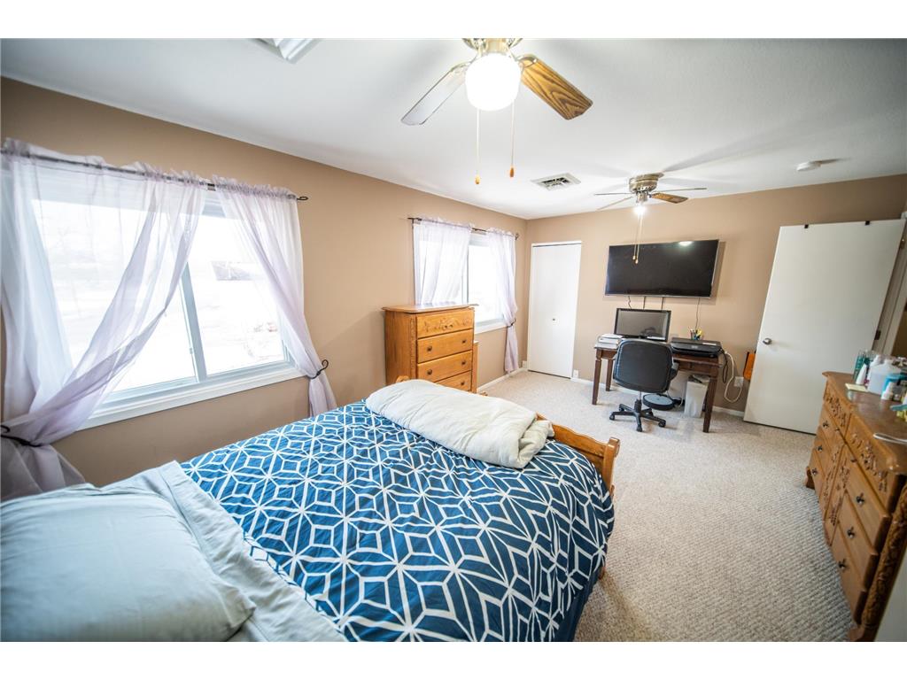 907 40th Street NW Rochester MN 55901 7002049 image28