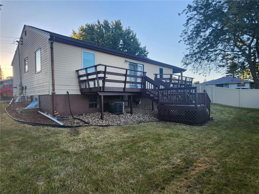 907 6th Street SW Pipestone MN 56164 6605884 image1