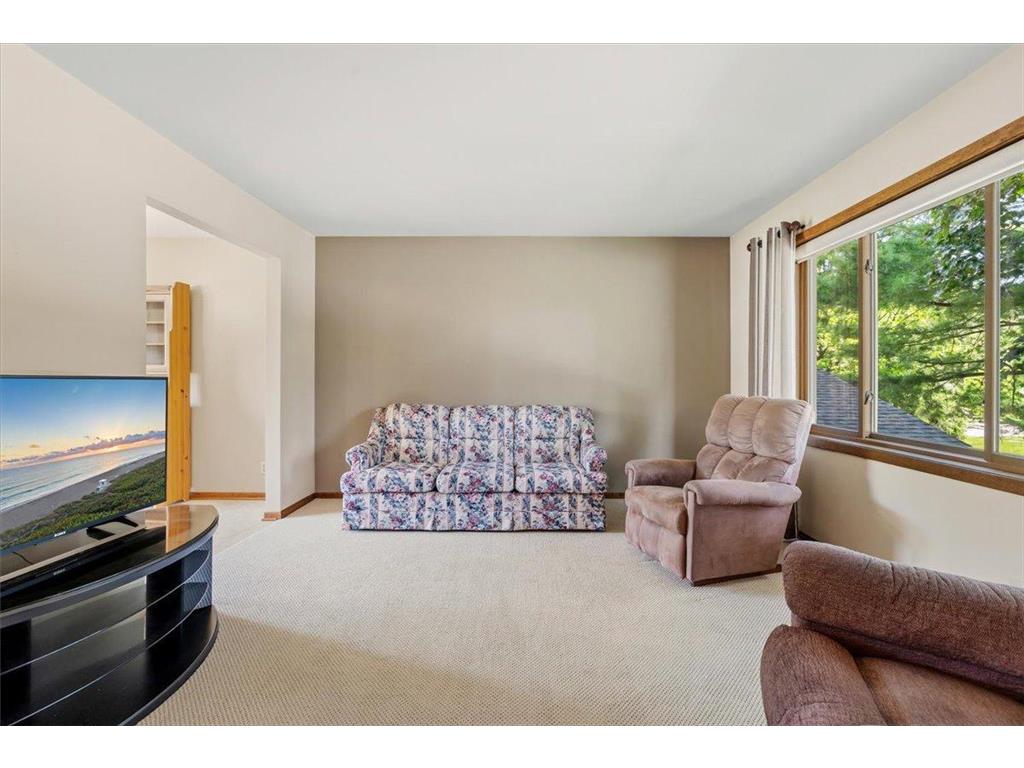 907 California Avenue W Saint Paul MN 55117 7083702 image11