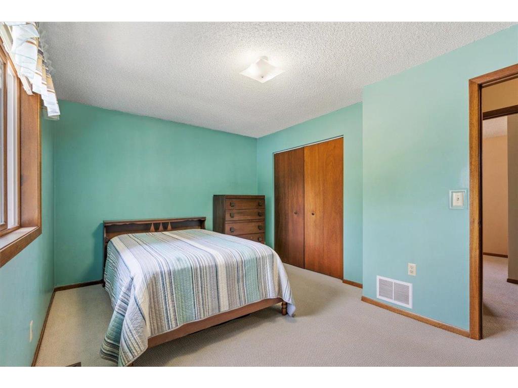 907 California Avenue W Saint Paul MN 55117 7083702 image18