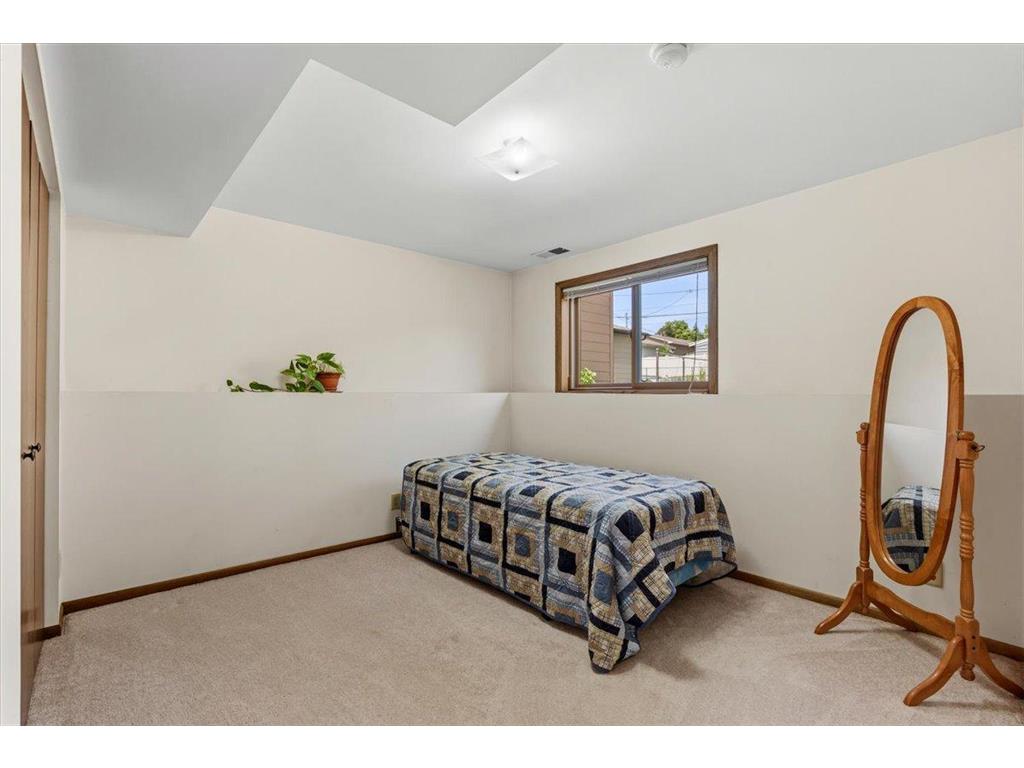 907 California Avenue W Saint Paul MN 55117 7083702 image21