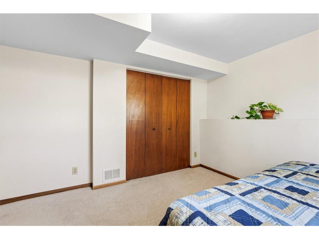 907 California Avenue W Saint Paul MN 55117 7083702 image23