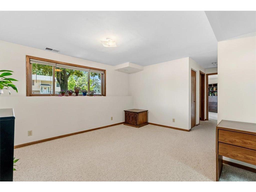 907 California Avenue W Saint Paul MN 55117 7083702 image27