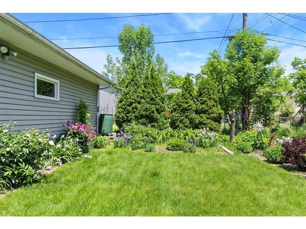 907 California Avenue W Saint Paul MN 55117 7083702 image35
