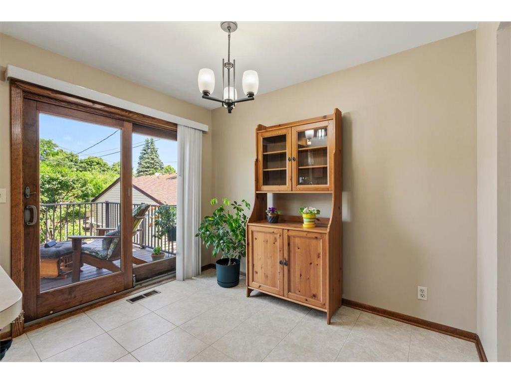 907 California Avenue W Saint Paul MN 55117 7083702 image6