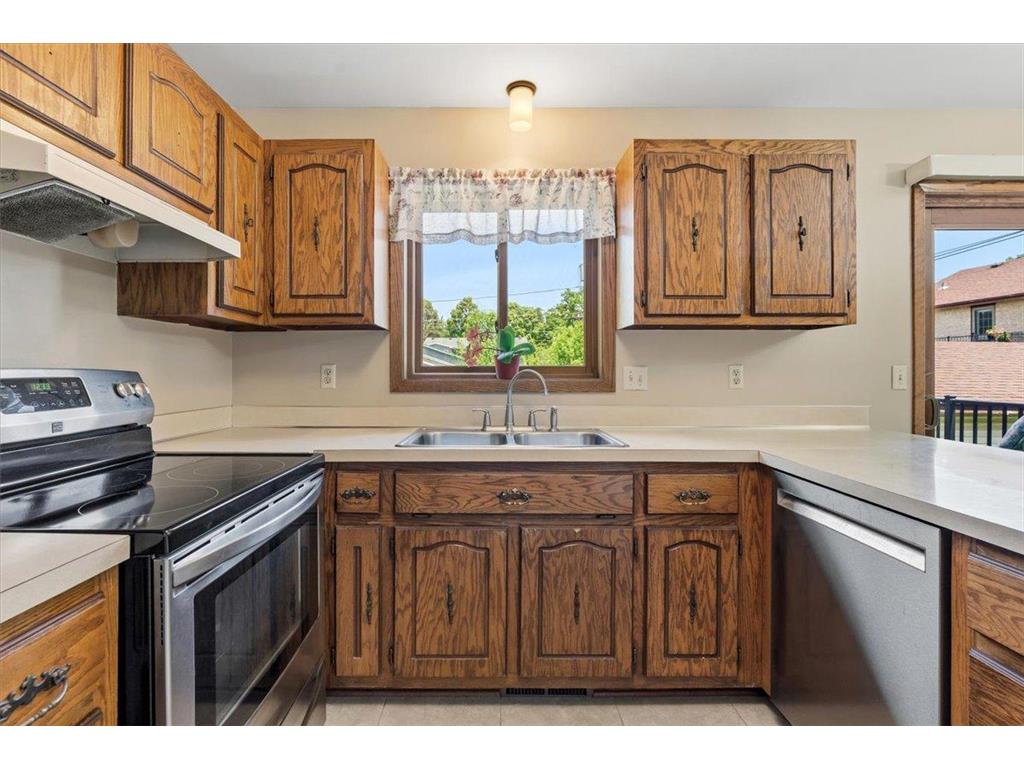 907 California Avenue W Saint Paul MN 55117 7083702 image7