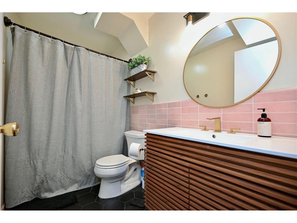 907 E 4th Street Winona MN 55987 7051039 image19