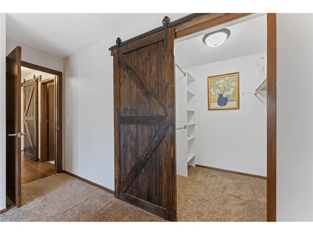 907 Heritage Court W Vadnais Heights MN 55127 7069360 image20