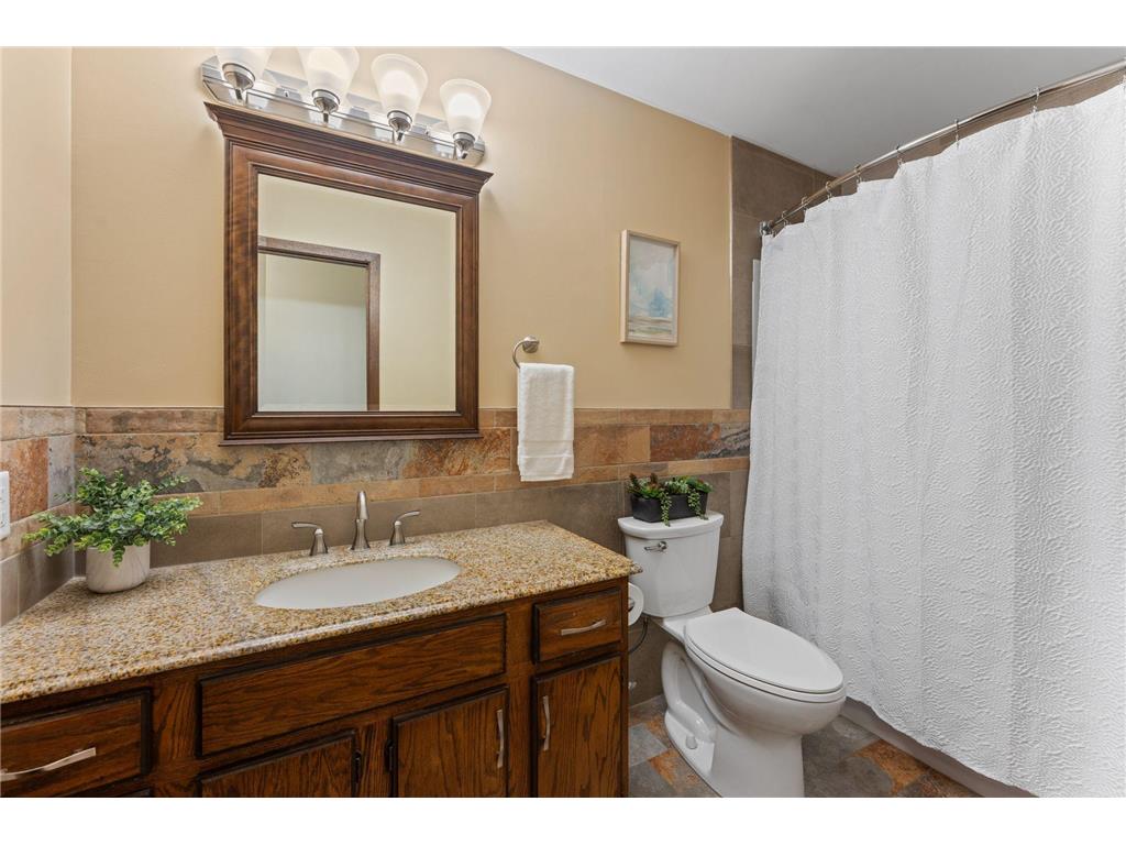 907 Heritage Court W Vadnais Heights MN 55127 7069360 image22