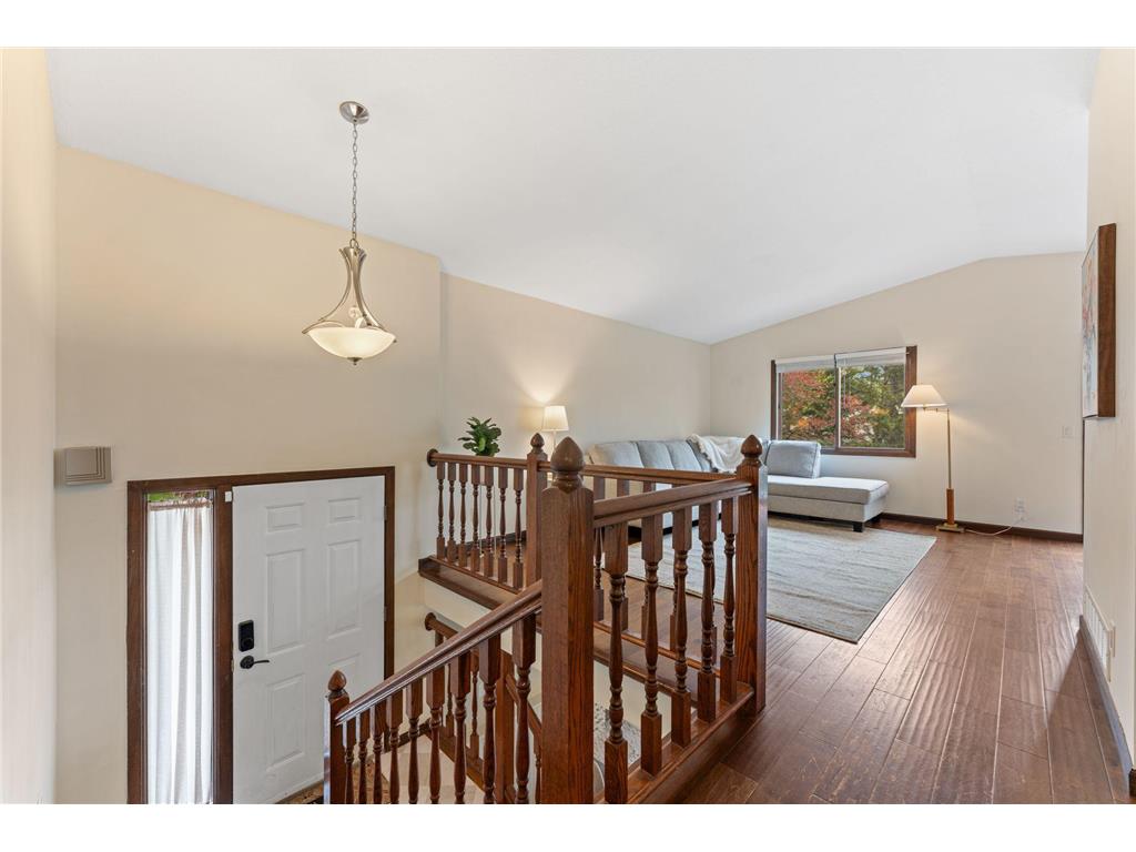 907 Heritage Court W Vadnais Heights MN 55127 7069360 image4