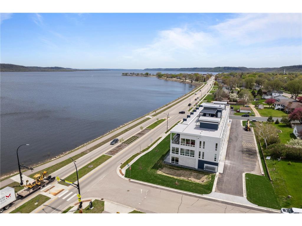 907 N Lakeshore Drive #106 Lake City MN 55041 - PEPIN 7087461 image1