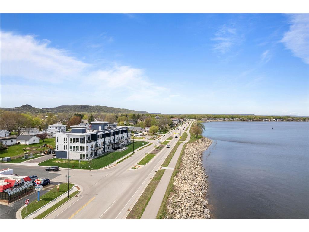 907 N Lakeshore Drive #303 Lake City MN 55041 - PEPIN 7087315 image1