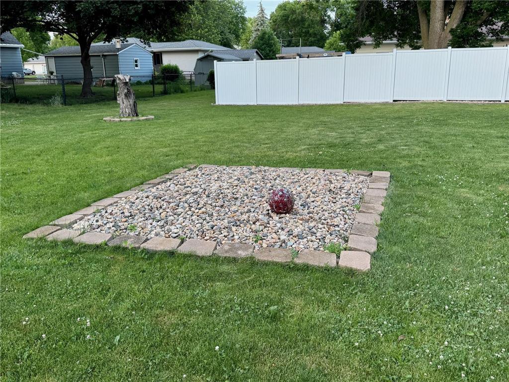 907 Poplar Avenue Marshall MN 56258 7089328 image24