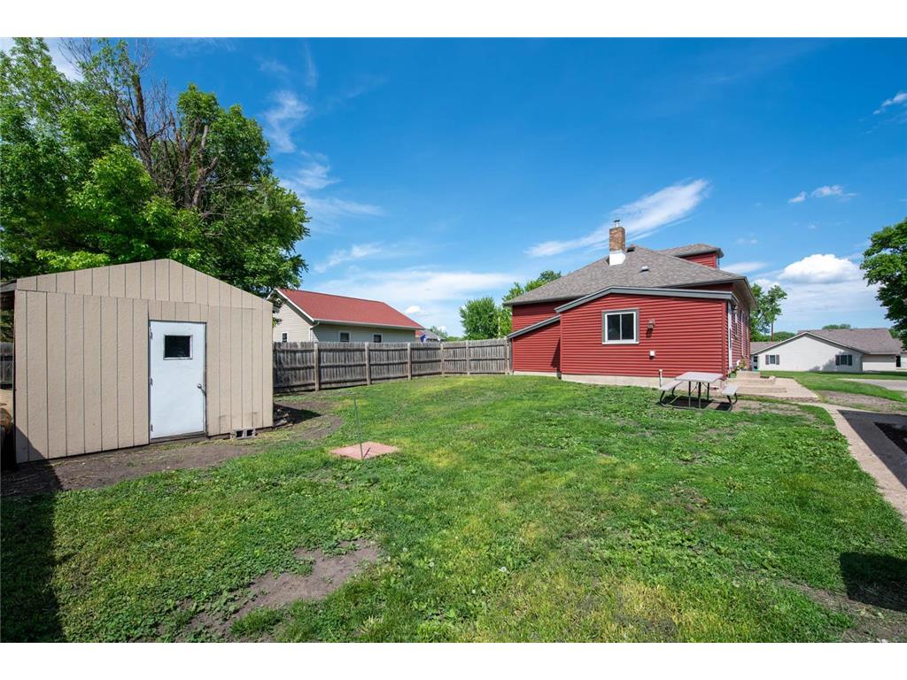 908 3rd Street SW Waseca MN 56093 7082077 image4