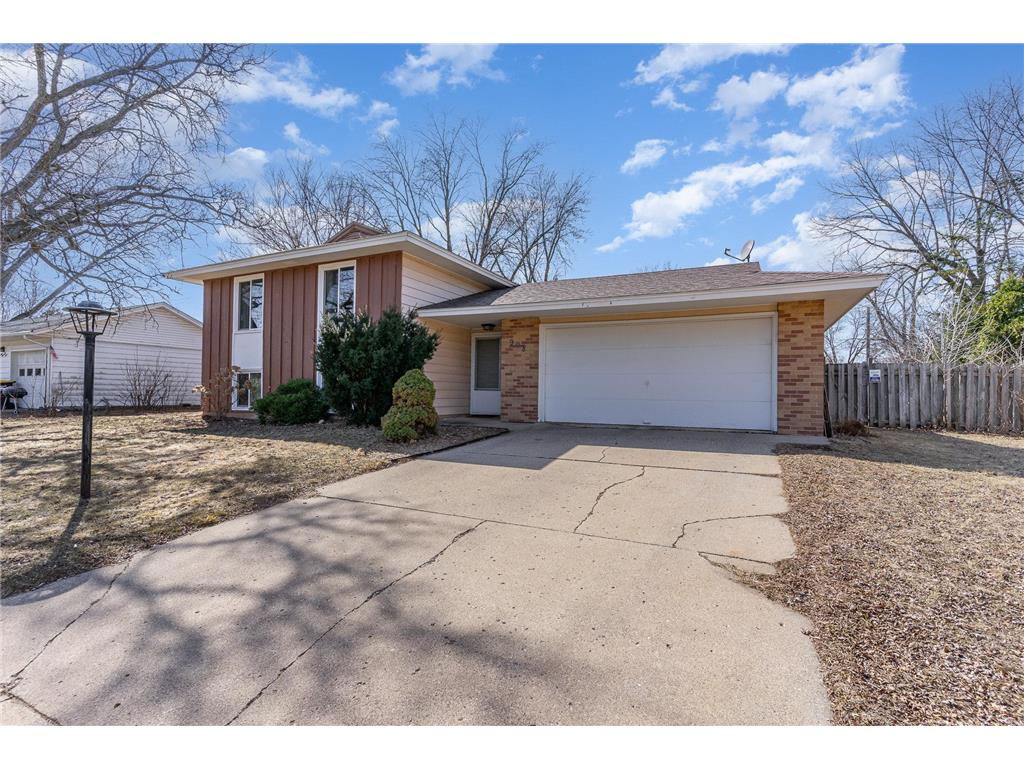 908 Cooper Lane Apple Valley MN 55124 6693299 image1