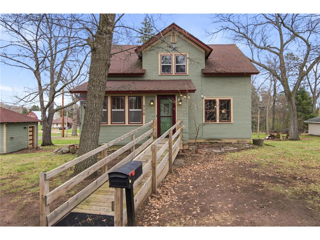 908 Franklin Street Spooner WI 54801 7065606 image1