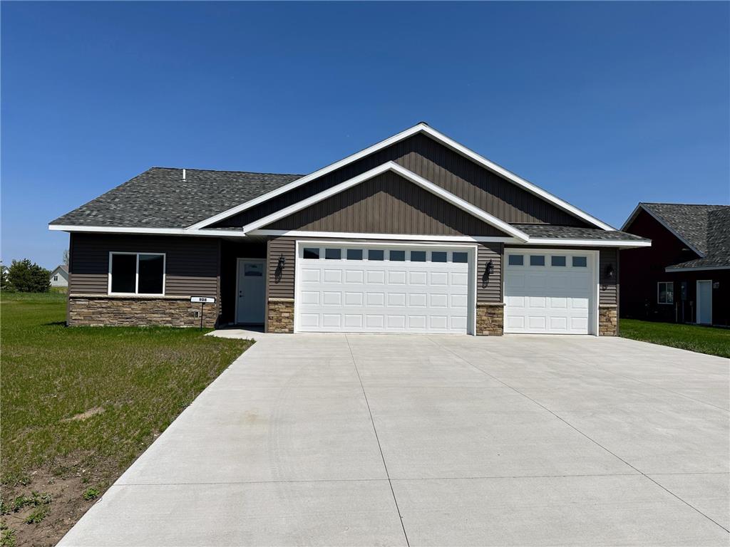 908 NW 7th Avenue Perham MN 56573 6472928 image1