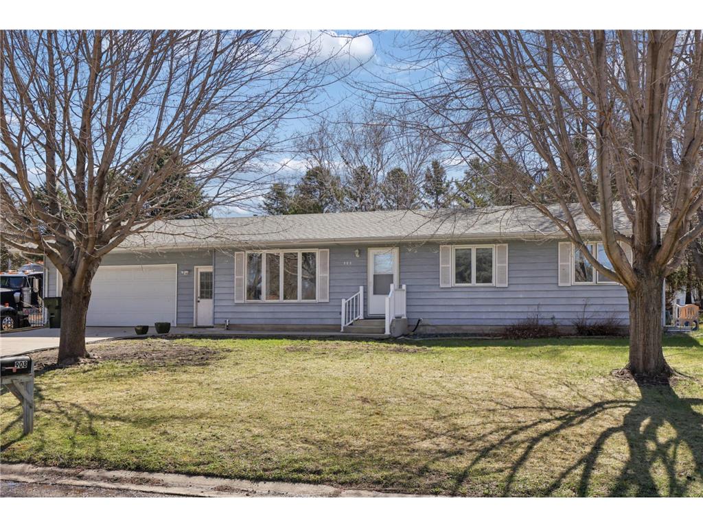 908 Pleasantview Drive SE Willmar MN 56201 7059387 image1
