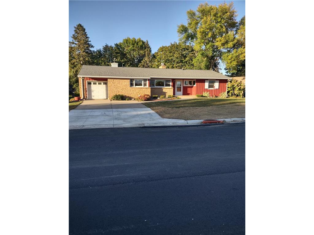 908 Rice Avenue SW Willmar MN 56201 6613134 image1