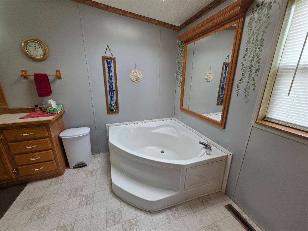 908 Trailview Street Bovey MN 55709 7082879 image20