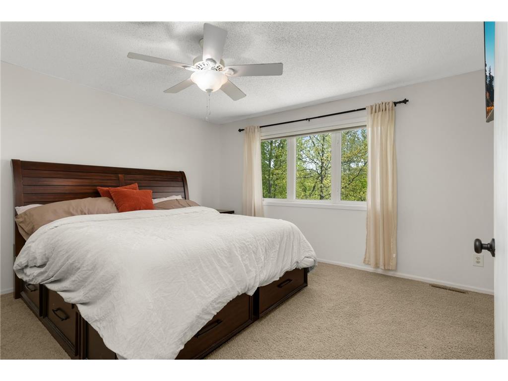 9080 Parkside Drive Woodbury MN 55125 7072689 image18