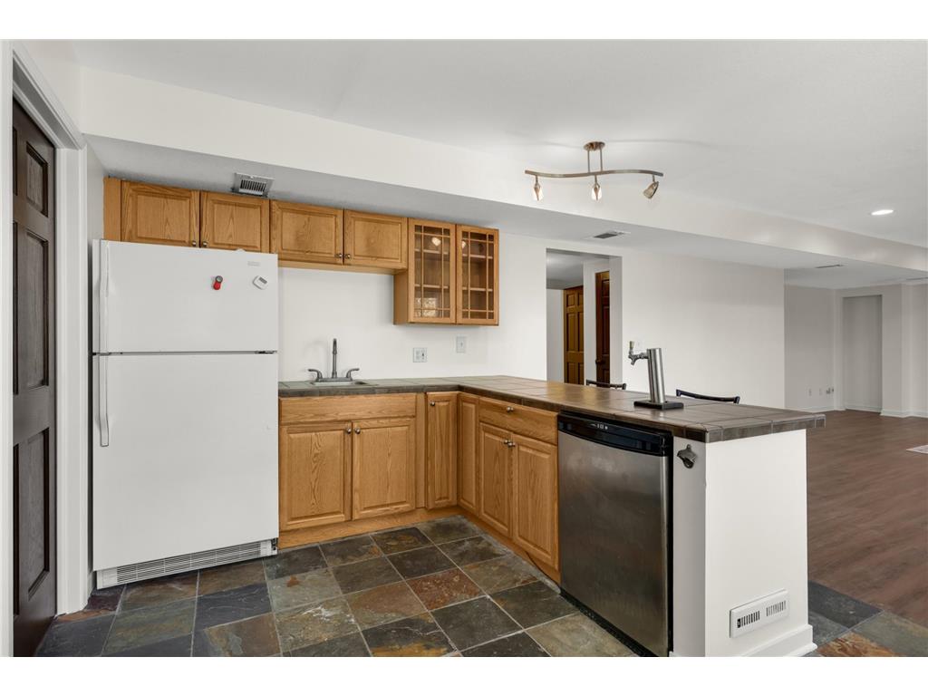 9080 Parkside Drive Woodbury MN 55125 7072689 image26