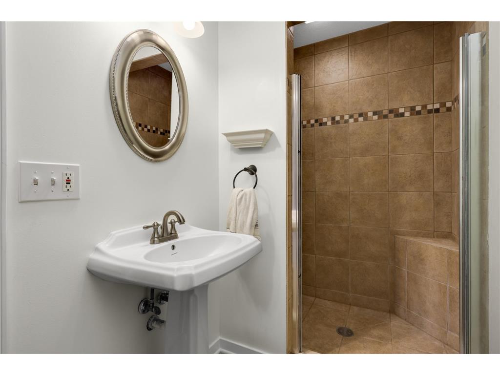 9080 Parkside Drive Woodbury MN 55125 7072689 image29