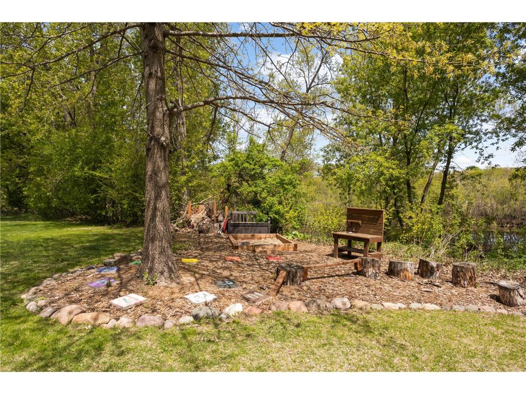 9080 Parkside Drive Woodbury MN 55125 7072689 image32