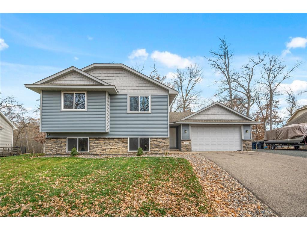 9085 Grove Drive Chisago City MN 55013 6463947 image1