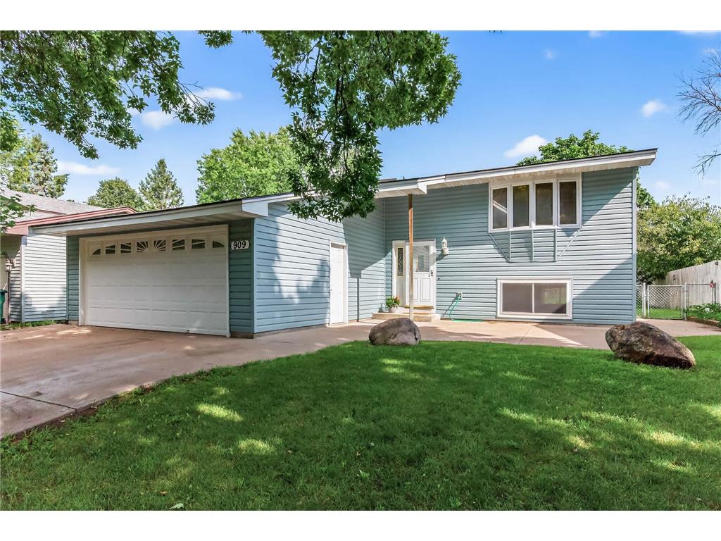 909 104th Avenue NW Coon Rapids MN 55433 6772698 image1