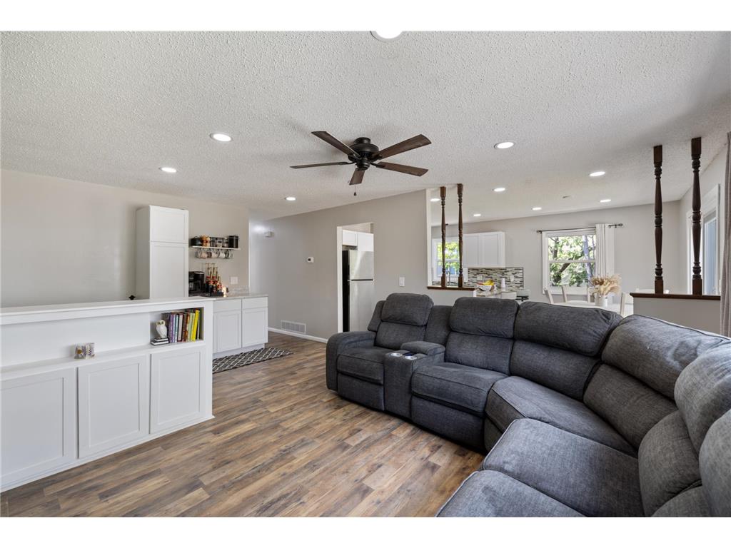 909 120th Avenue NW Coon Rapids MN 55448 7052781 image4