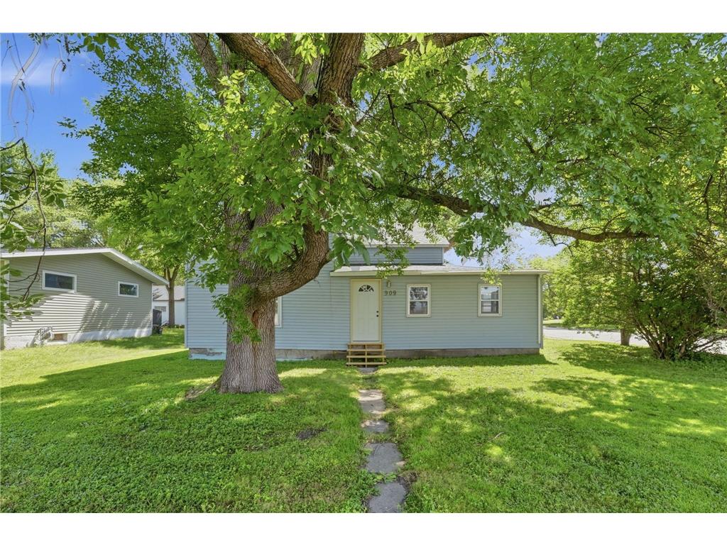 909 14th Street S Benson MN 56215 7095154 image1