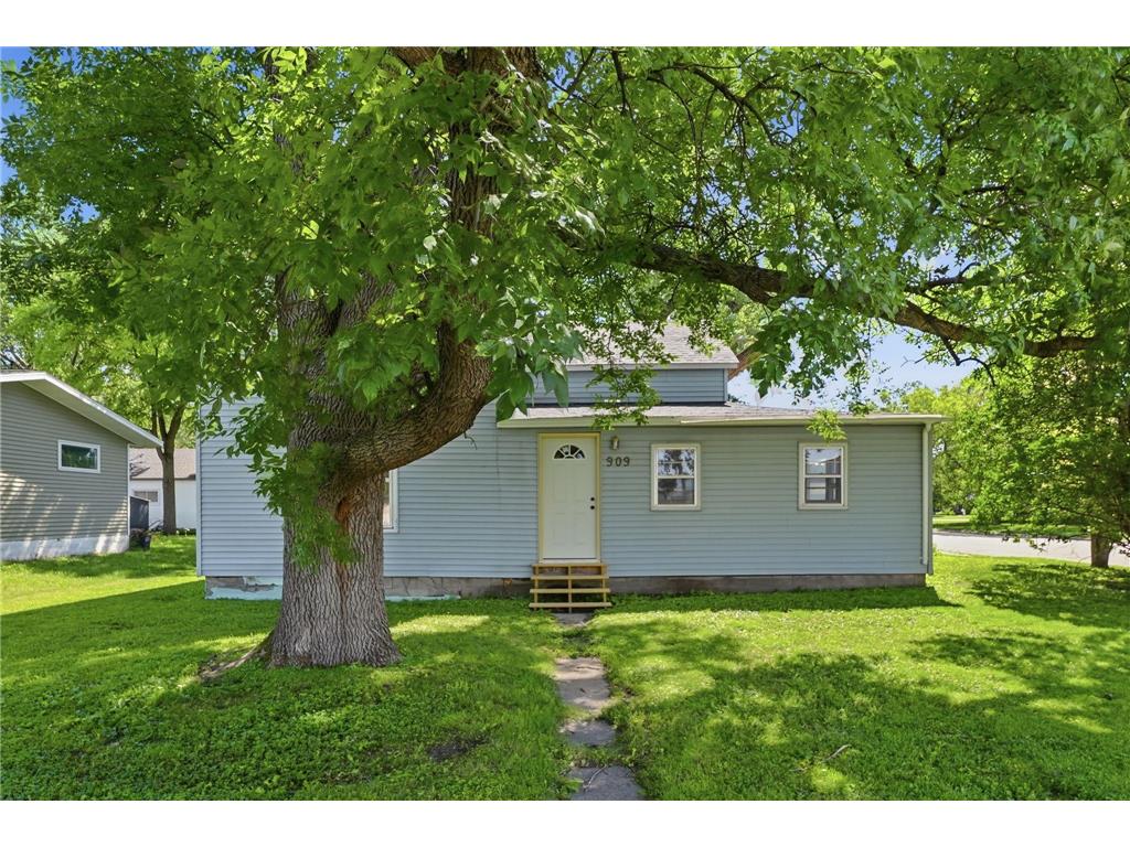 909 14th Street S Benson MN 56215 7095154 image2