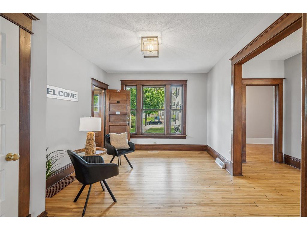 909 22nd Avenue NE Minneapolis MN 55418 6712674 image1