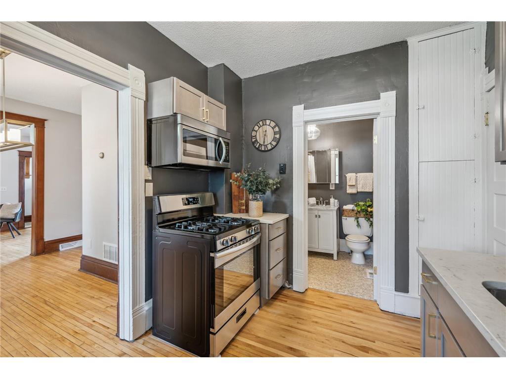 909 22nd Avenue NE Minneapolis MN 55418 6712674 image13