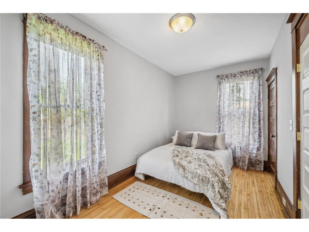 909 22nd Avenue NE Minneapolis MN 55418 6712674 image4