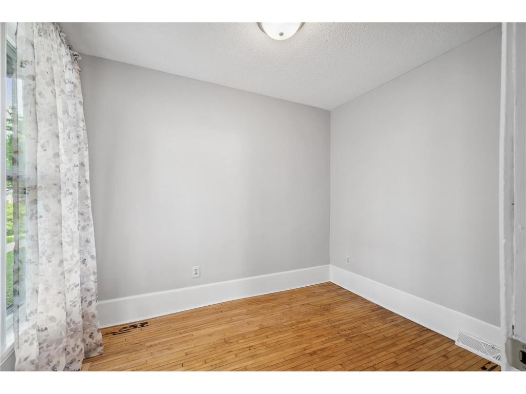 909 22nd Avenue NE Minneapolis MN 55418 6712674 image8