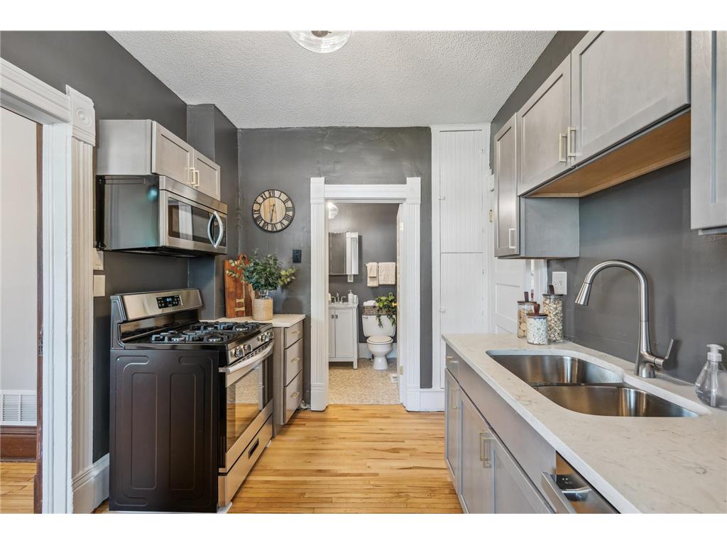 909 22nd Avenue NE Minneapolis MN 55418 7034431 image13