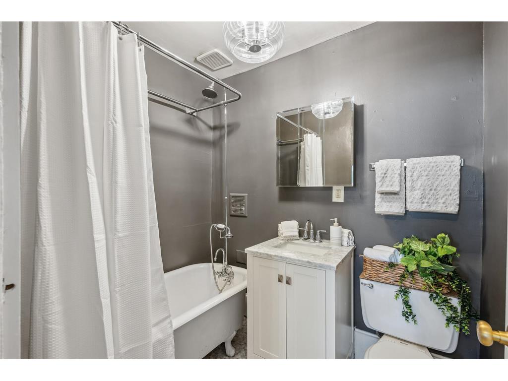 909 22nd Avenue NE Minneapolis MN 55418 7034431 image15