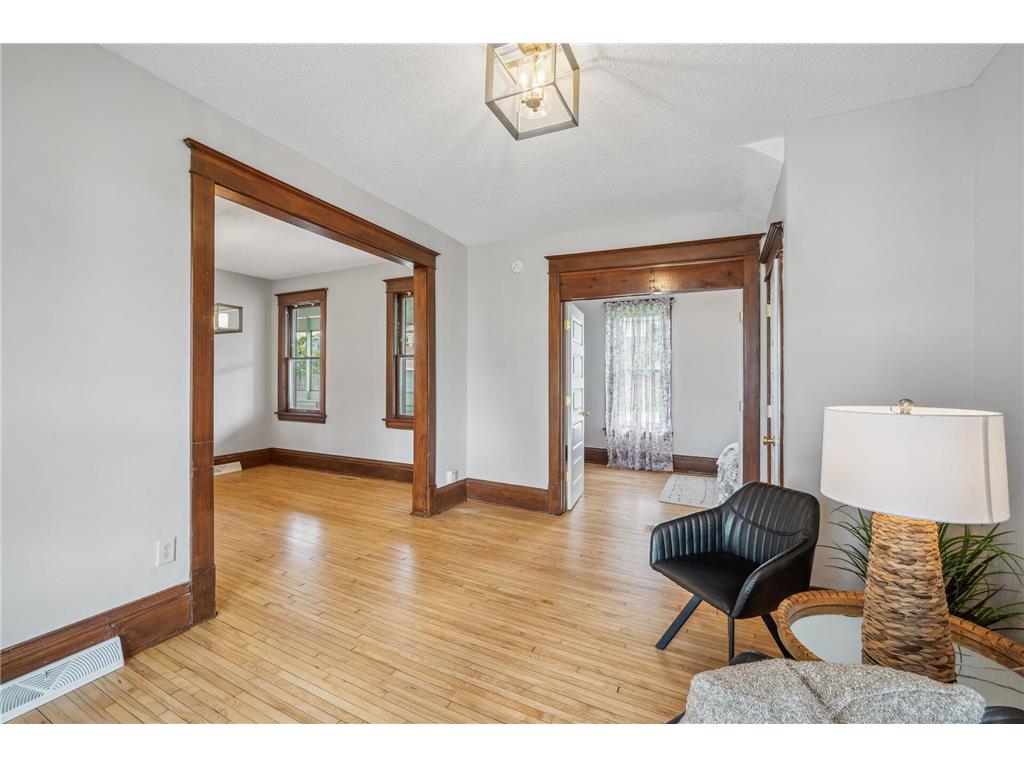 909 22nd Avenue NE Minneapolis MN 55418 7034431 image3