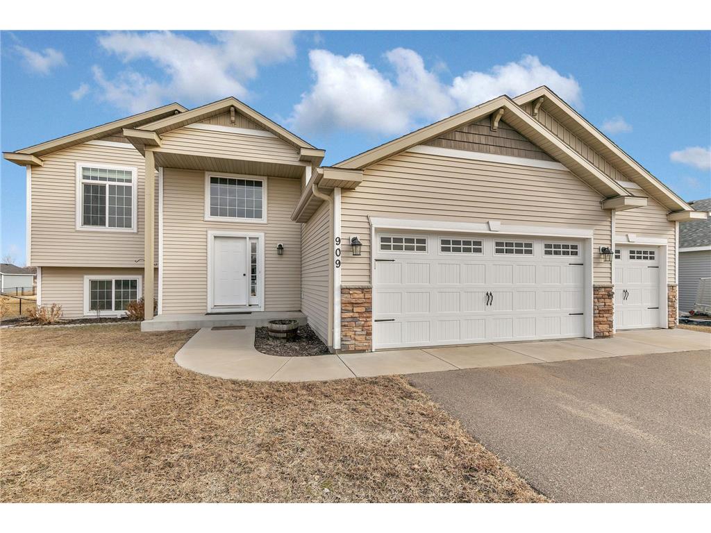 909 4th Street NE Rice MN 56367 7041026 image1
