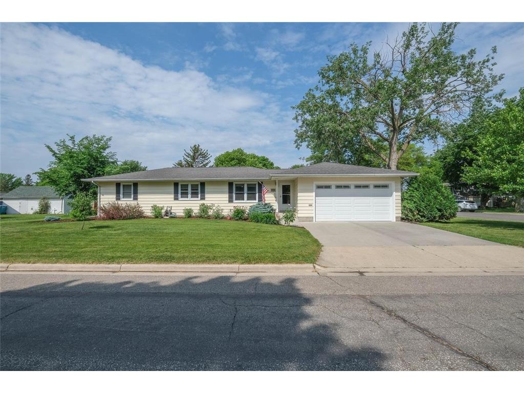 909 9th Street NE Waseca MN 56093 6382082 image1