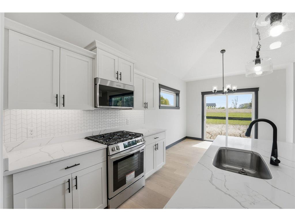 909 Acorn Court Hudson WI 54016 7067219 image10
